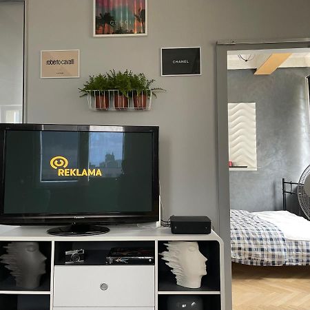 Grey Gucci Apartment City Center Varşovia Exterior foto