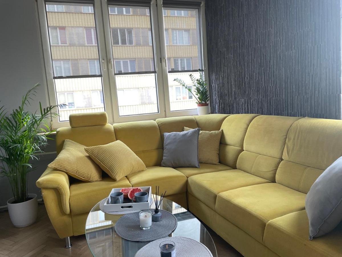 Grey Gucci Apartment City Center Varşovia Exterior foto