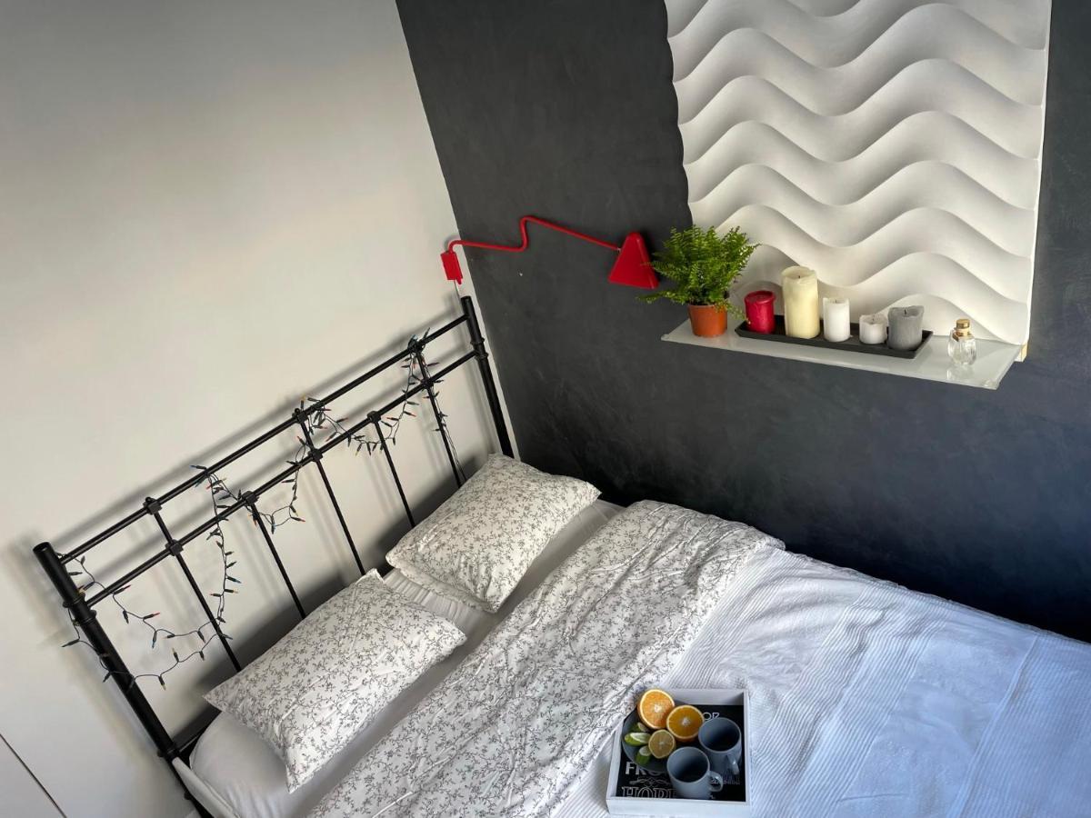Grey Gucci Apartment City Center Varşovia Exterior foto