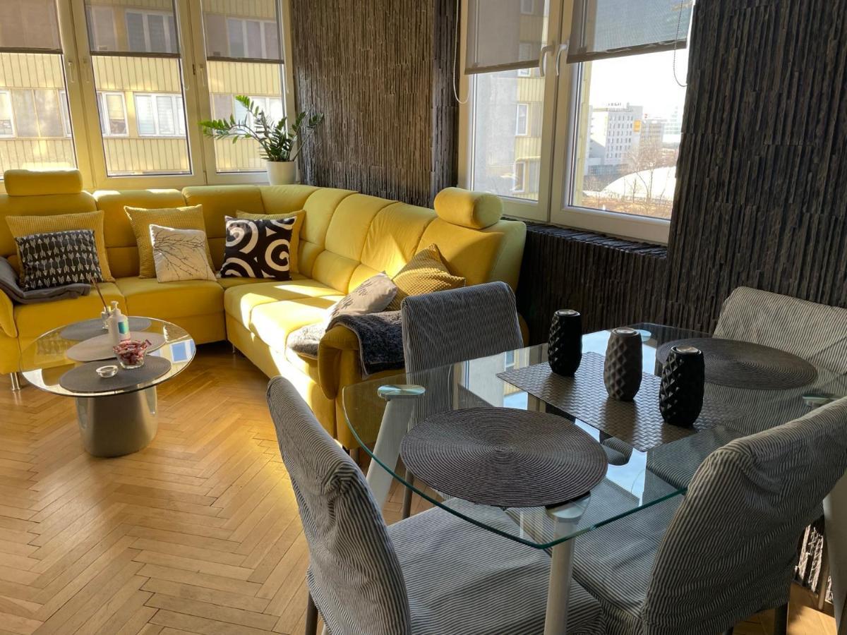 Grey Gucci Apartment City Center Varşovia Exterior foto